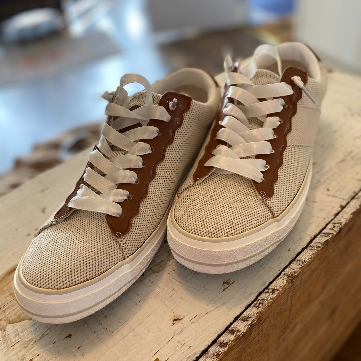 MAIN ST WOMENS SNEAKER-CREAM/BROWN