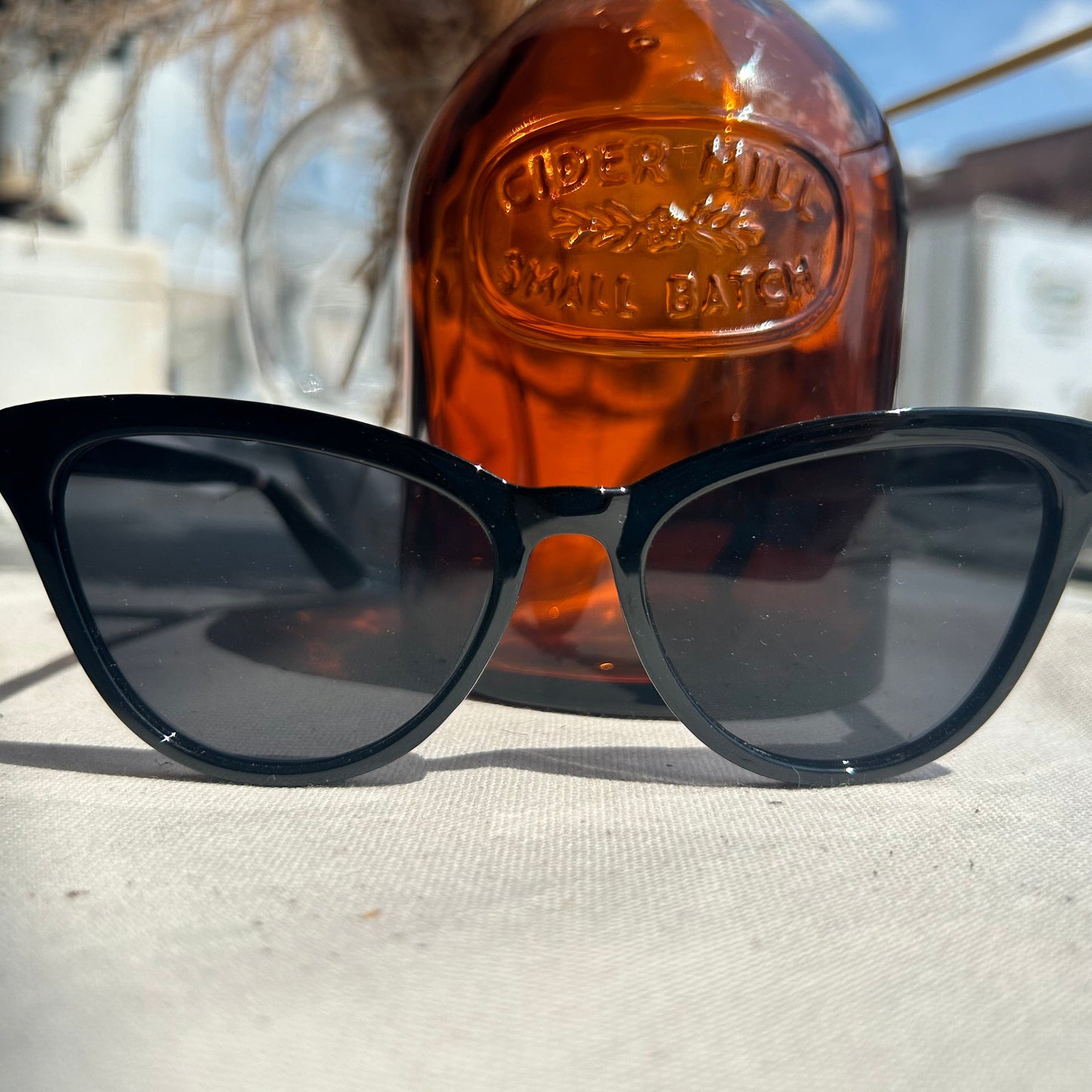 BLACK GIA SUNGLASSES by DAX EYEWEAR