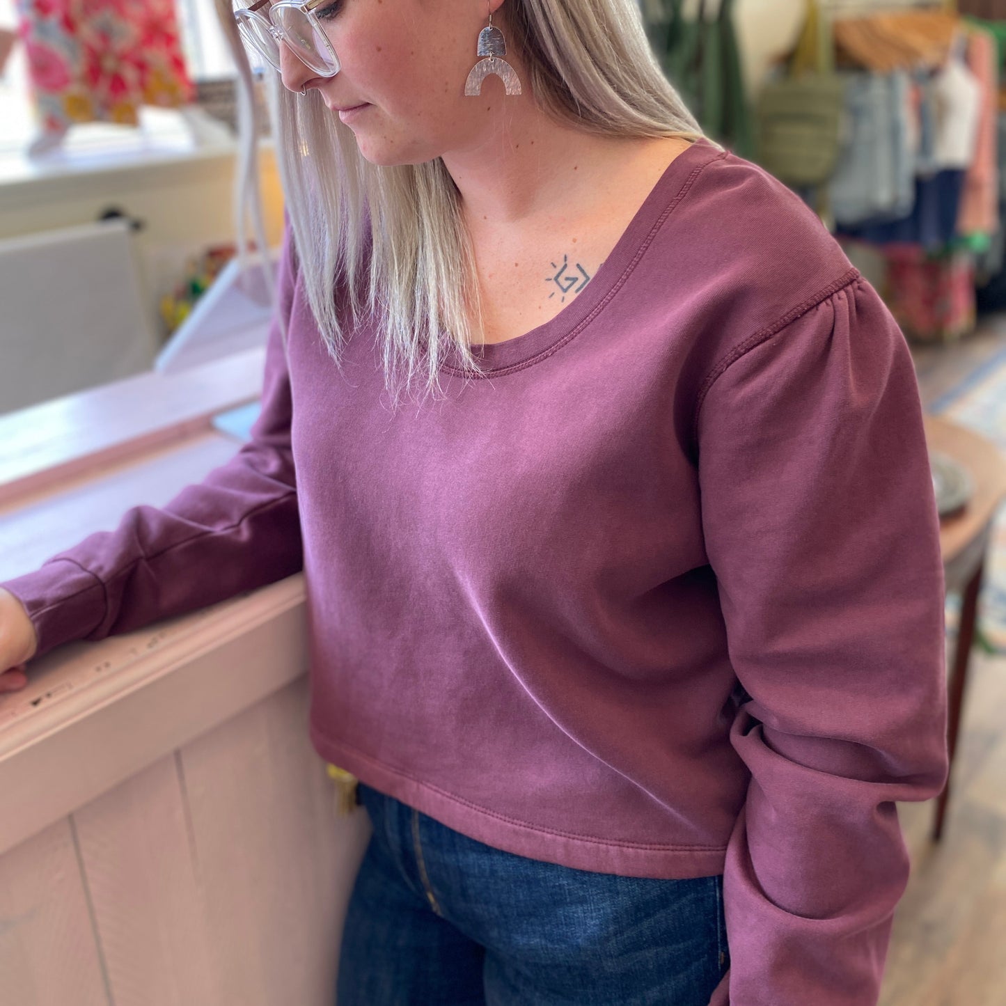 RAYA PLUM U BACK CREWNECK by DEAR JOHN