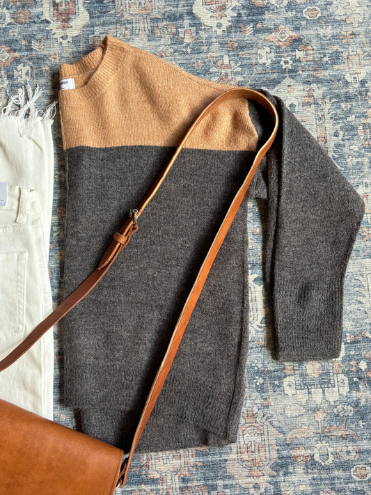 Contrast Long Sleeved Knit Sweater in Charcoal and Mocha