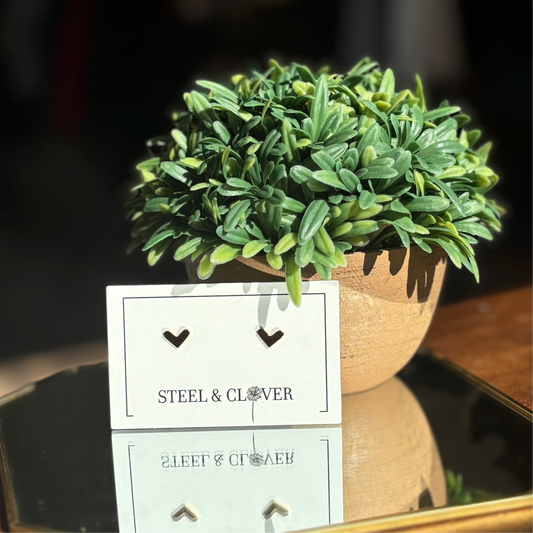 Heart Valley Stud Earring