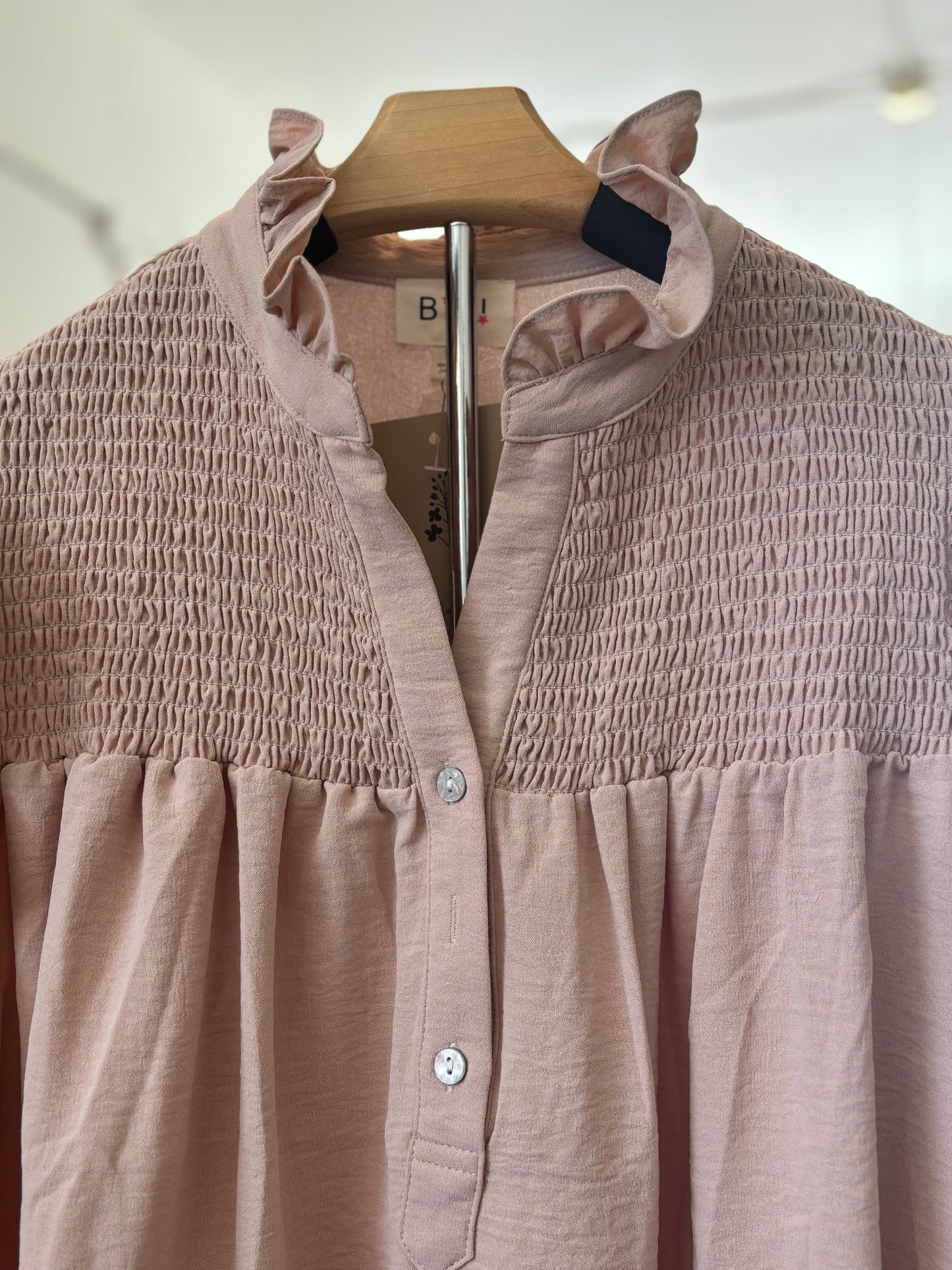 TAUPE CRINKLE GAUZE SMOCKED TOP