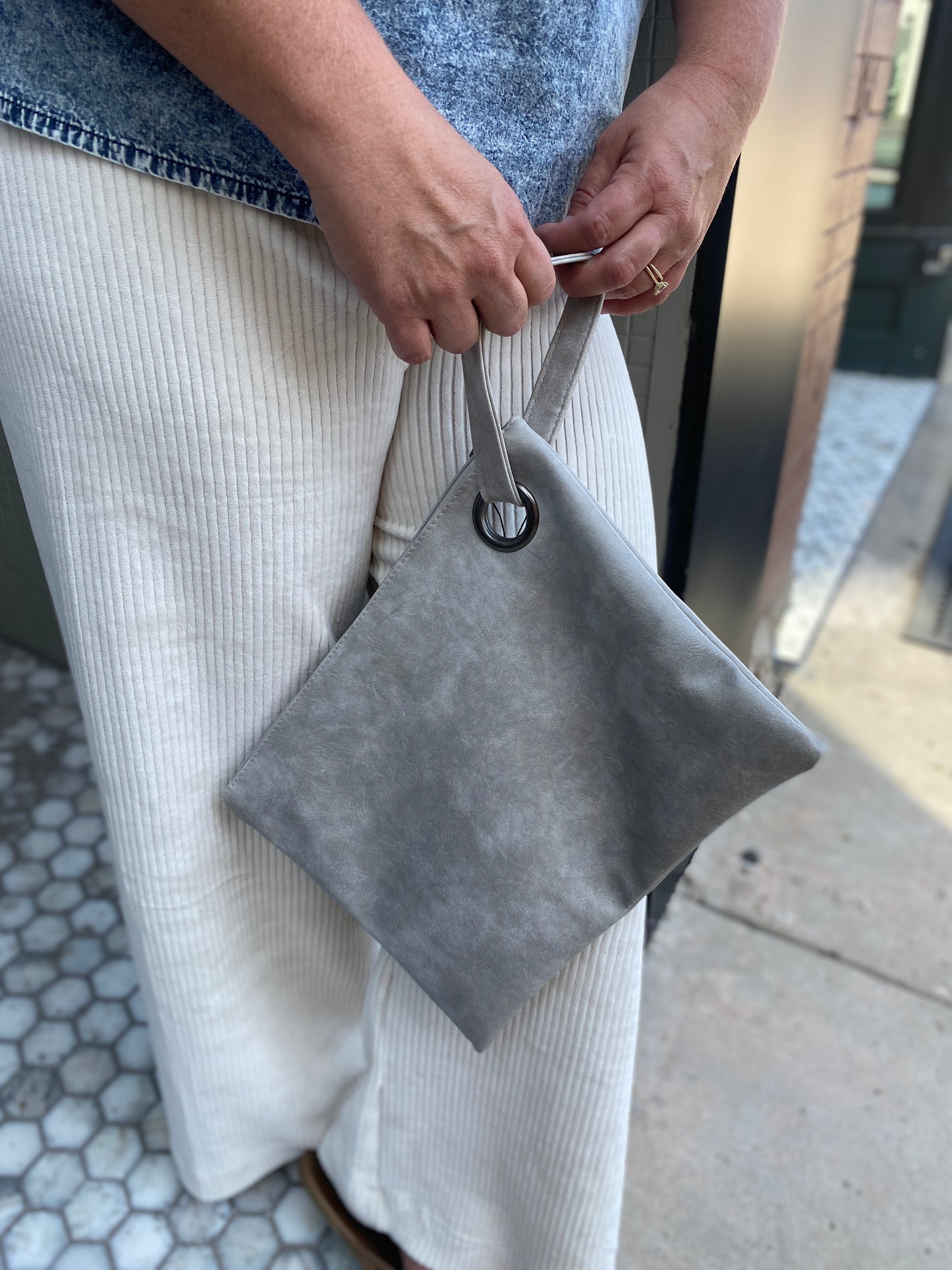 Alexa Oversized Clutch - Grey