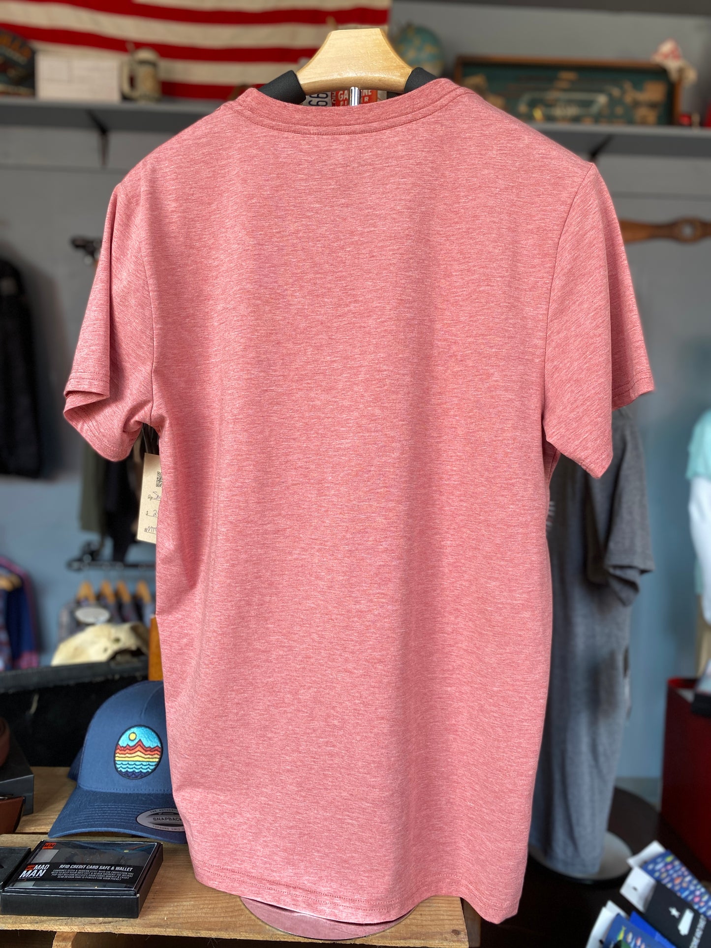 BASIC CREWNECK TEE